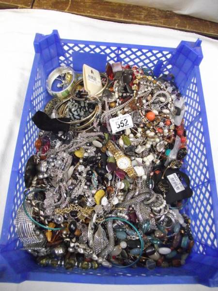 A tray of assorted costume jewellery.