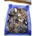 A tray of assorted costume jewellery.