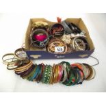 A mixed lot of jewellery, mainly bangles.