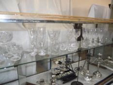 8 crystal wine flutes, 6 crystal glasses and other glasses (collect only).