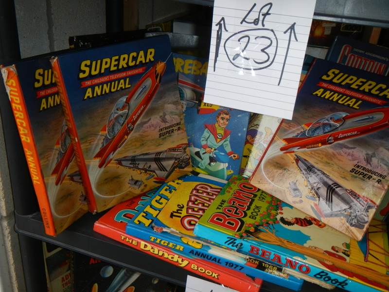 A shelf of assorted annuals including Beano, Dandy, Tiger, Super Car etc. - Image 3 of 4