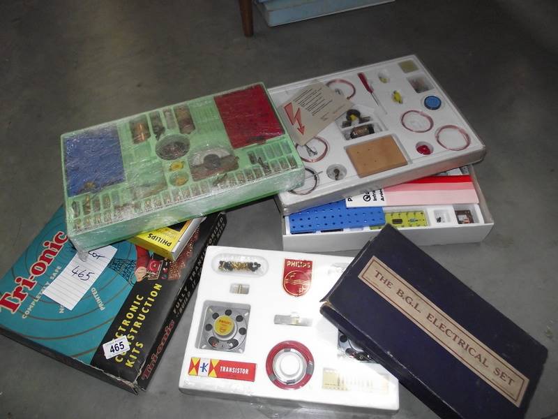 7 various electronic kits including Phillips, Triang etc. - Image 2 of 2