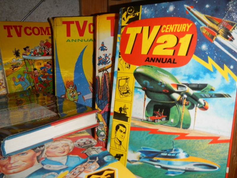 A shelf of assorted annuals including TV 21, TV Comic, Sting Ray etc. - Image 3 of 3