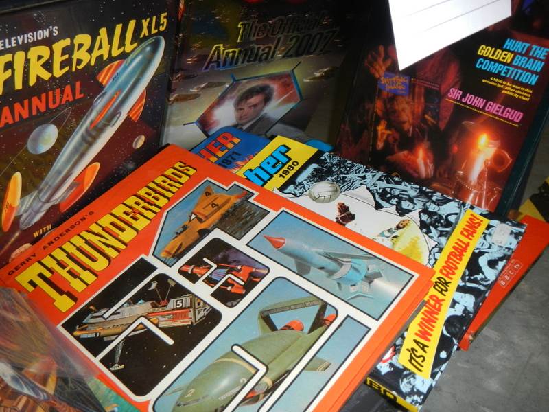 A shelf of assorted annuals including Thunderbirds, TV 21, Fireball, Scorcher etc. - Image 2 of 3