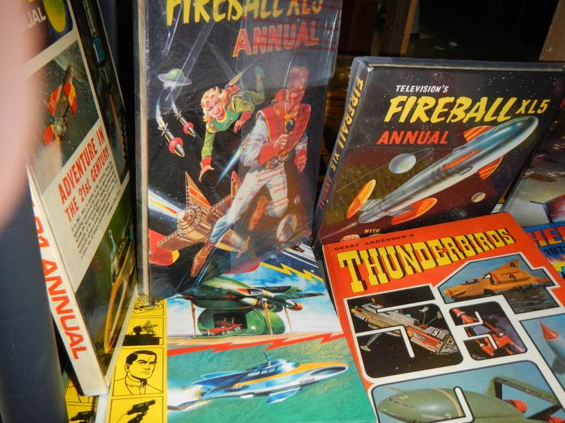 A shelf of assorted annuals including Thunderbirds, TV 21, Fireball, Scorcher etc. - Image 3 of 3