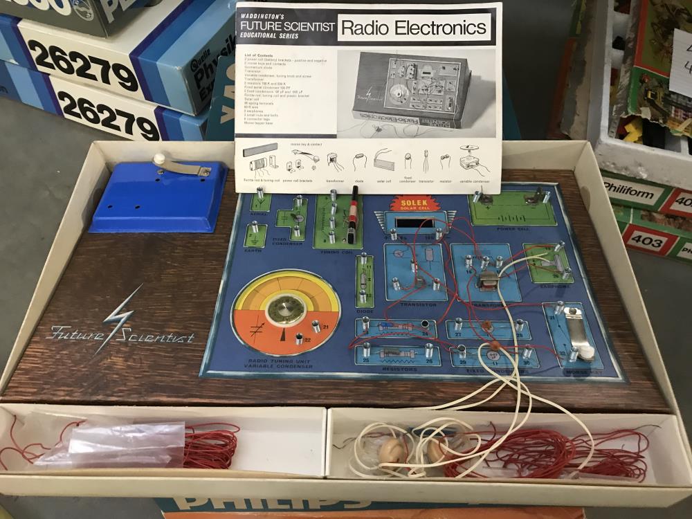 A Philips x40 radio electronics kit, a Radionic kit, a photography kit & Pionier junior kit. - Image 3 of 3