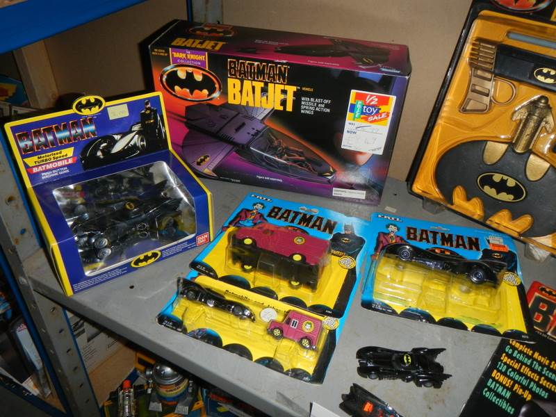 A shelf of assorted Batman toys including Batjet etc. - Image 3 of 3