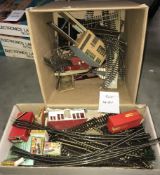 2 boxes of Hornby '00' gauge track and buildings