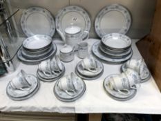 Approximately 40 pieces of Noritake tea & dinner ware