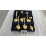 A cased set of 6 'The Queen's Golden Jubilee' collector's spoons.