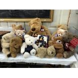 10 Teddy bears,