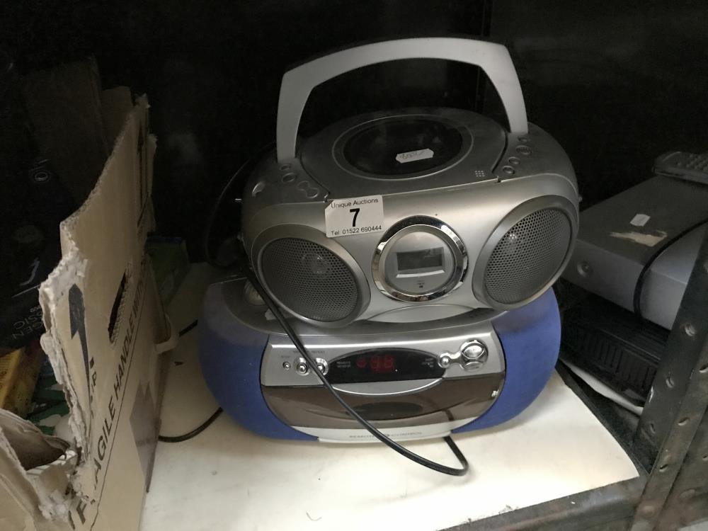 2 Radio/CD players