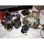 2 vintage camera's & 2 lenses ****Condition report**** The make is Univex Mercury