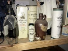 A quantity of collectors bottle boxes