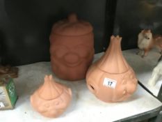 3 Terracotta pots