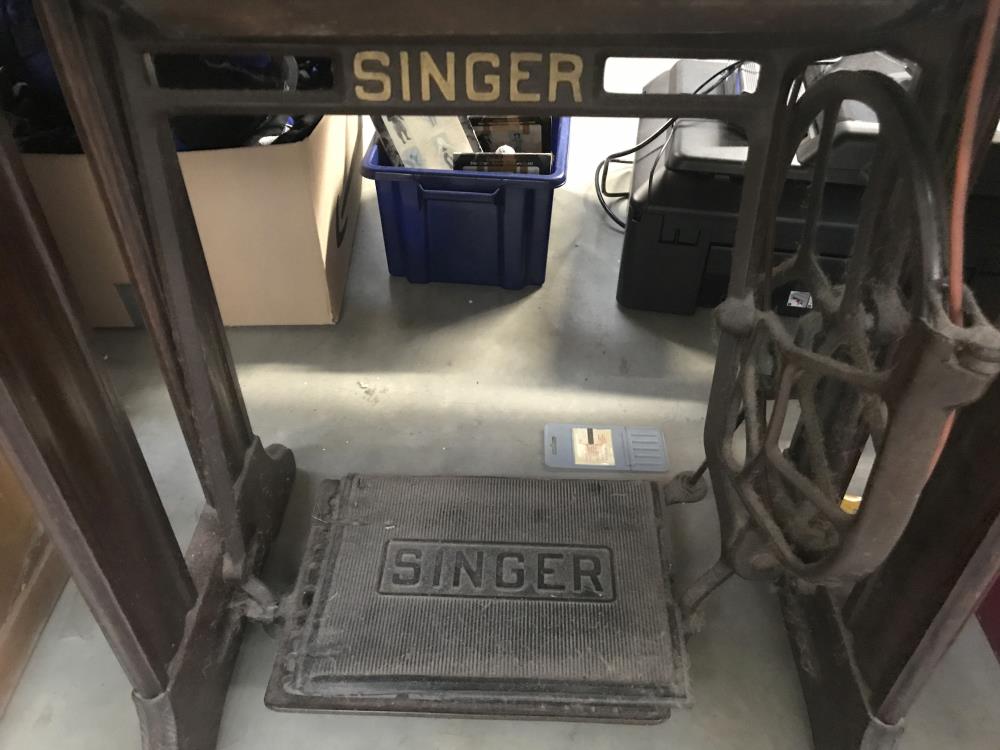 A Singer Treadle sewing machine. - Image 3 of 3