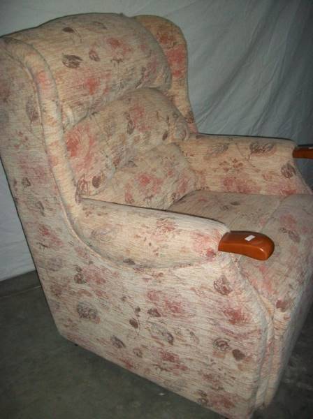 A good mid to late 20th century armchair together with a matching recline/raise armchair, - Image 2 of 10