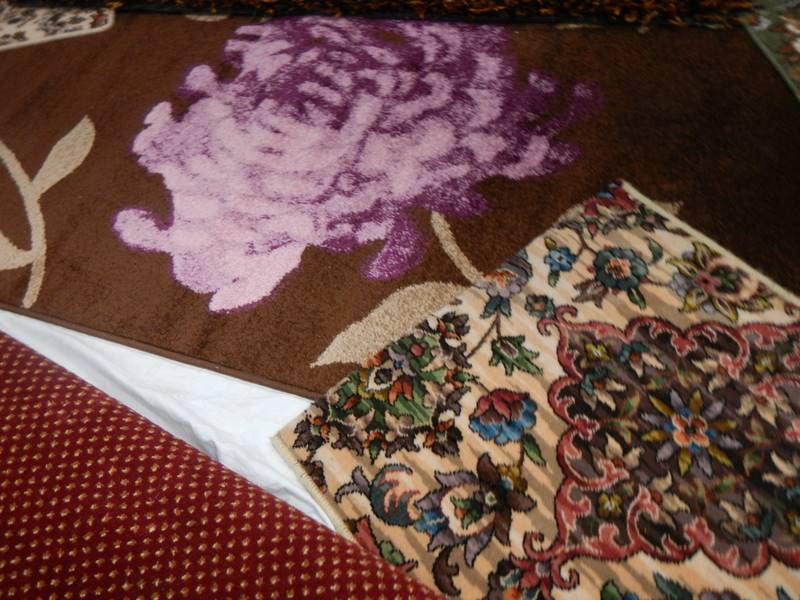 7 rugs in good condition, Brown, purple flowers 205 x 145 cm, Red dot 130 x 170 cm, - Image 4 of 11