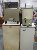 2 vintage spin dryers, a vintage heater and a vintage water urn.