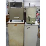 2 vintage spin dryers, a vintage heater and a vintage water urn.