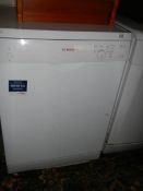 a Bosch SMS 50 TO2GB/25 dishwasher with cutlery draw, very clean.