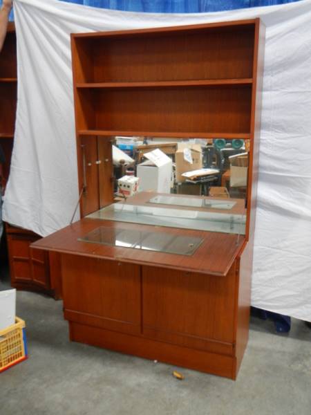 A teak 3 door bedroom unit with lockable mirrored shelf with light, H 175 cm, W 100 cm, D 45 cm. - Image 2 of 2