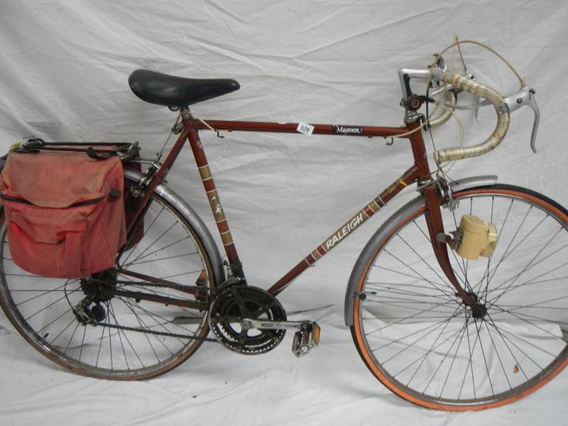A mid 1970's Raleigh Magnum 10 speed racing bike. - Image 6 of 8