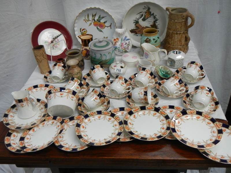 A mixed lot of tea and other ware including large teas set, all in good condition. - Image 4 of 6