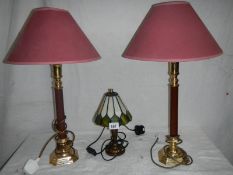 A pair of table lamps (62 cm tall ).