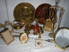 Approximately 20 items of assorted brass ware.