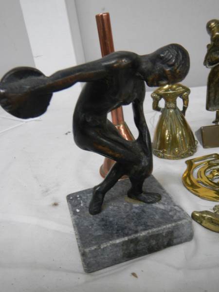 A mixed lot of brass ware including miniature lantern, marble base figure etc. - Image 7 of 8