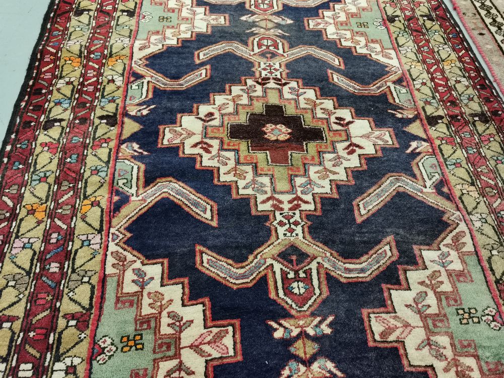 Blue Ground Iranian Runner, unique medallion design, 3.2m x 1.18m - Image 3 of 4