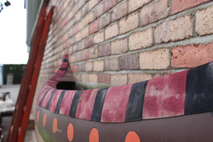 Wall feature in the form of a Native American canoe. - Image 2 of 2