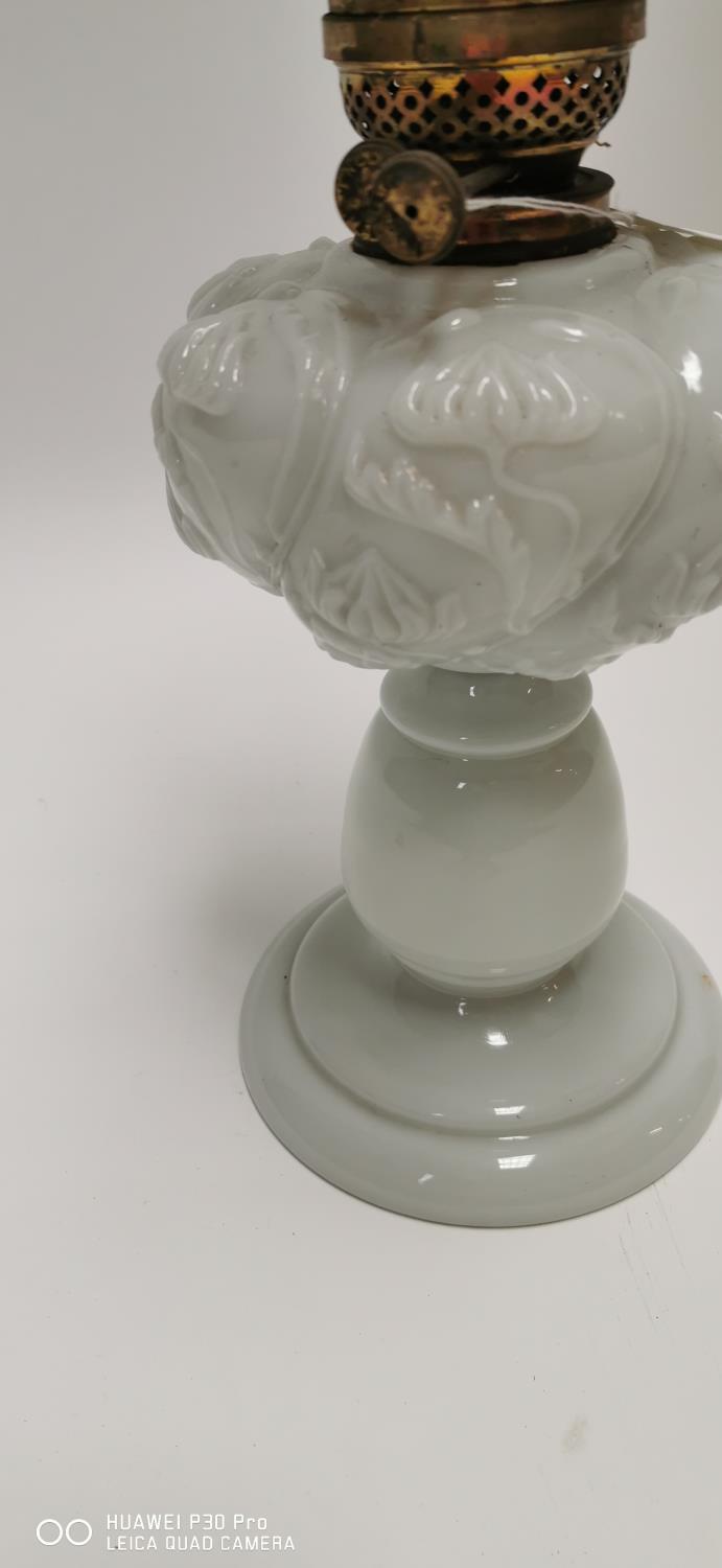 19th. C. milk glass lamp. - Bild 2 aus 3