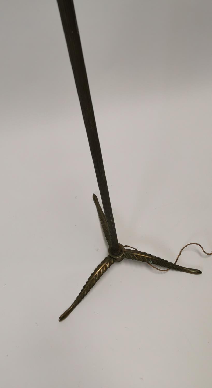 Brass standard angle poise lamp. - Bild 4 aus 5