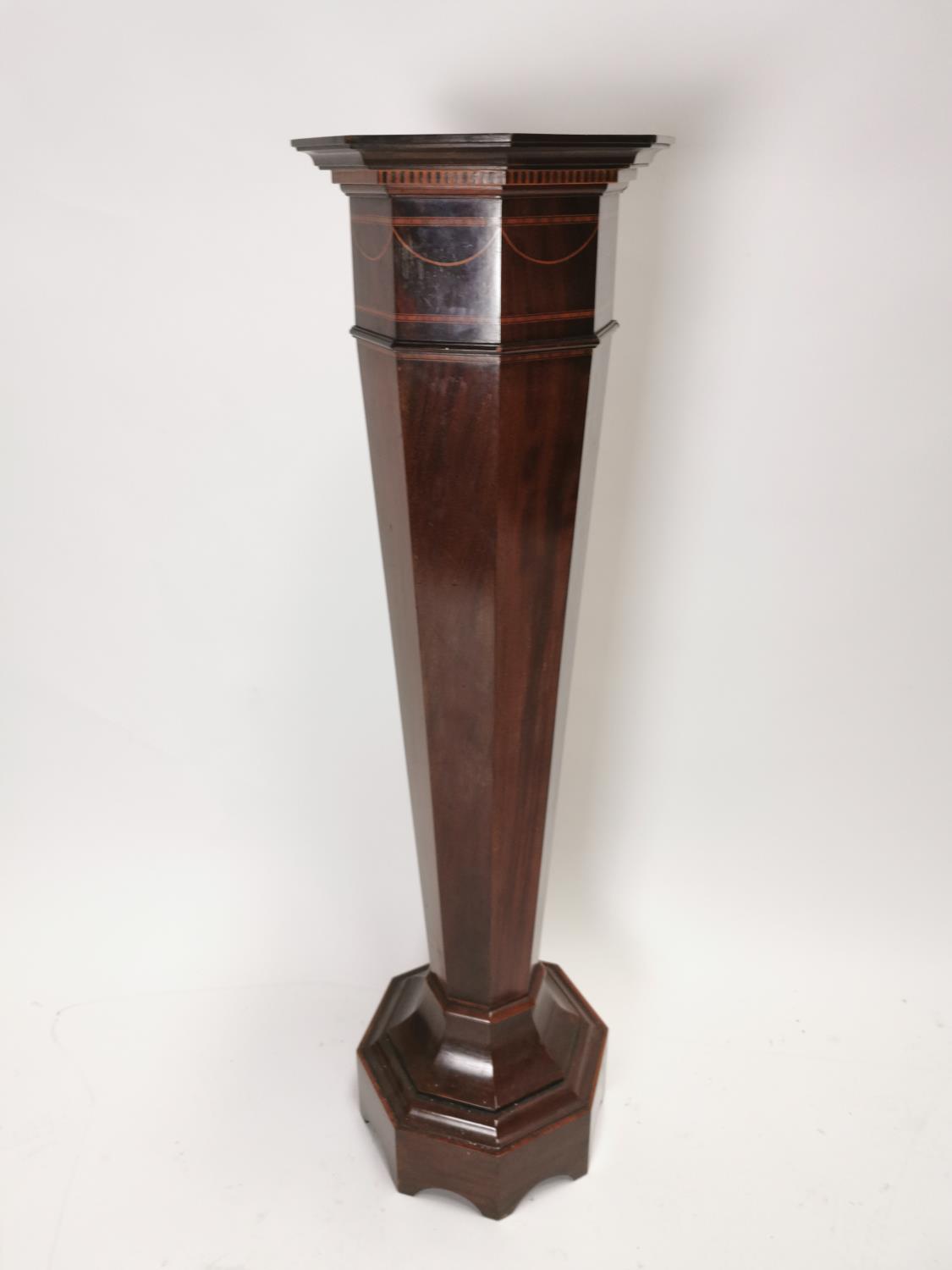 Good quality inlaid mahogany Edwardian torchere. {116 c h x 31 cm w x 31 cm D}.