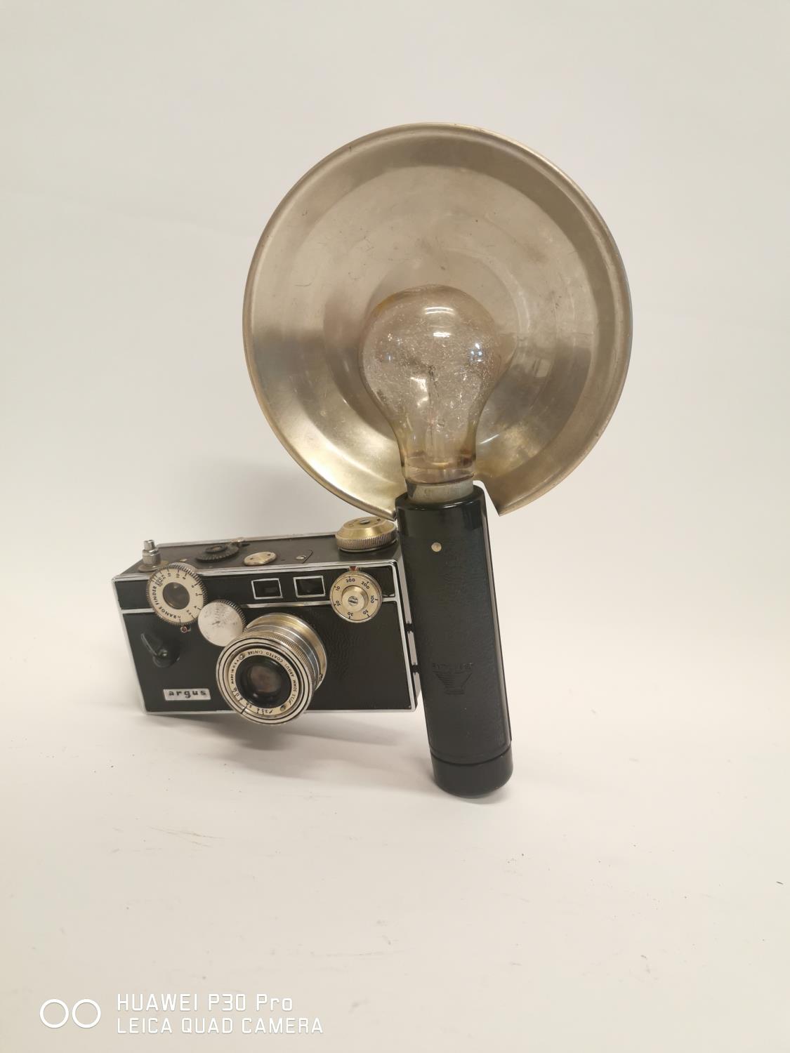 1950's Argus Camera. (27 cm X 22 cm L).