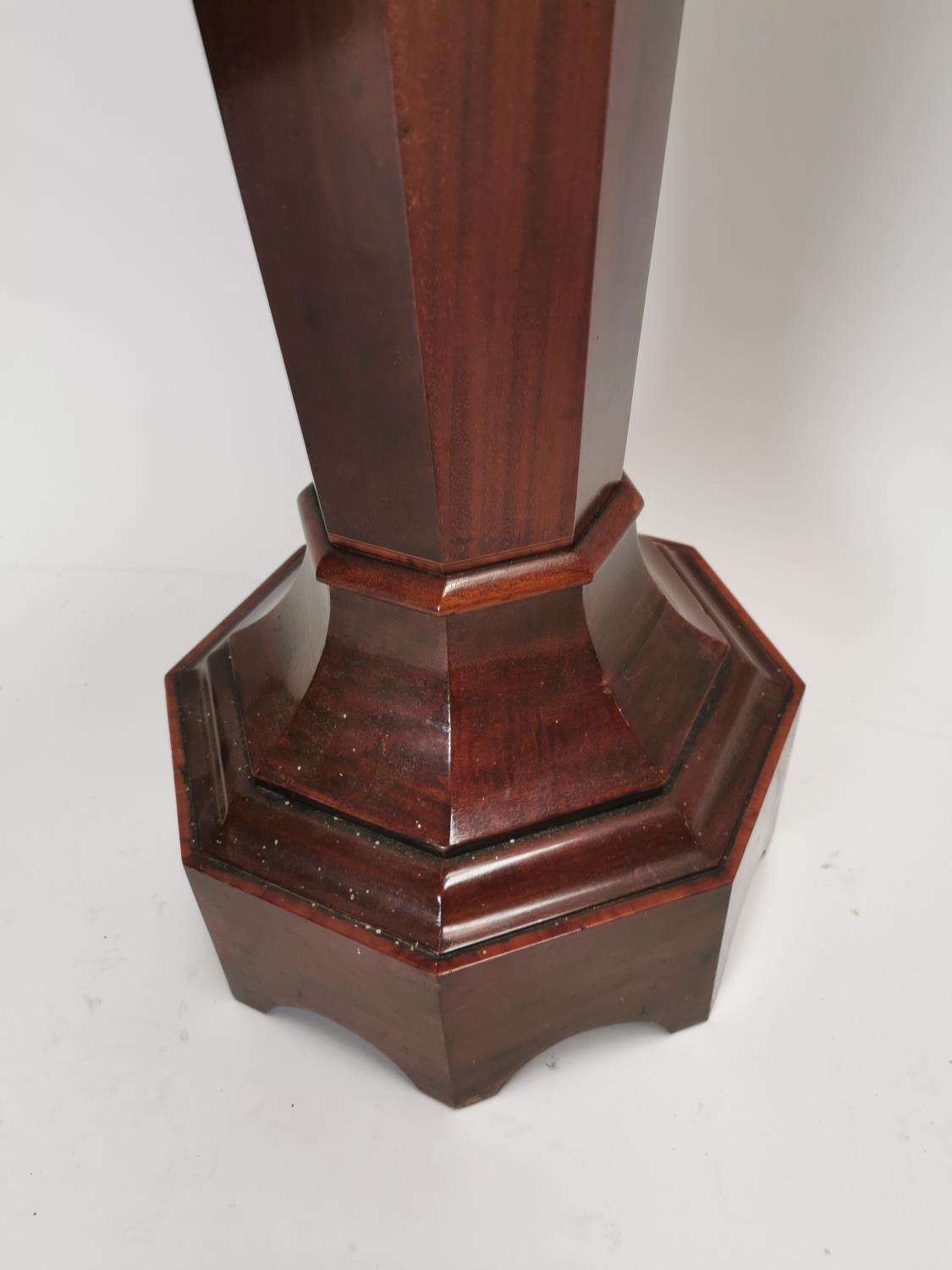 Good quality inlaid mahogany Edwardian torchere. {116 c h x 31 cm w x 31 cm D}. - Image 4 of 4