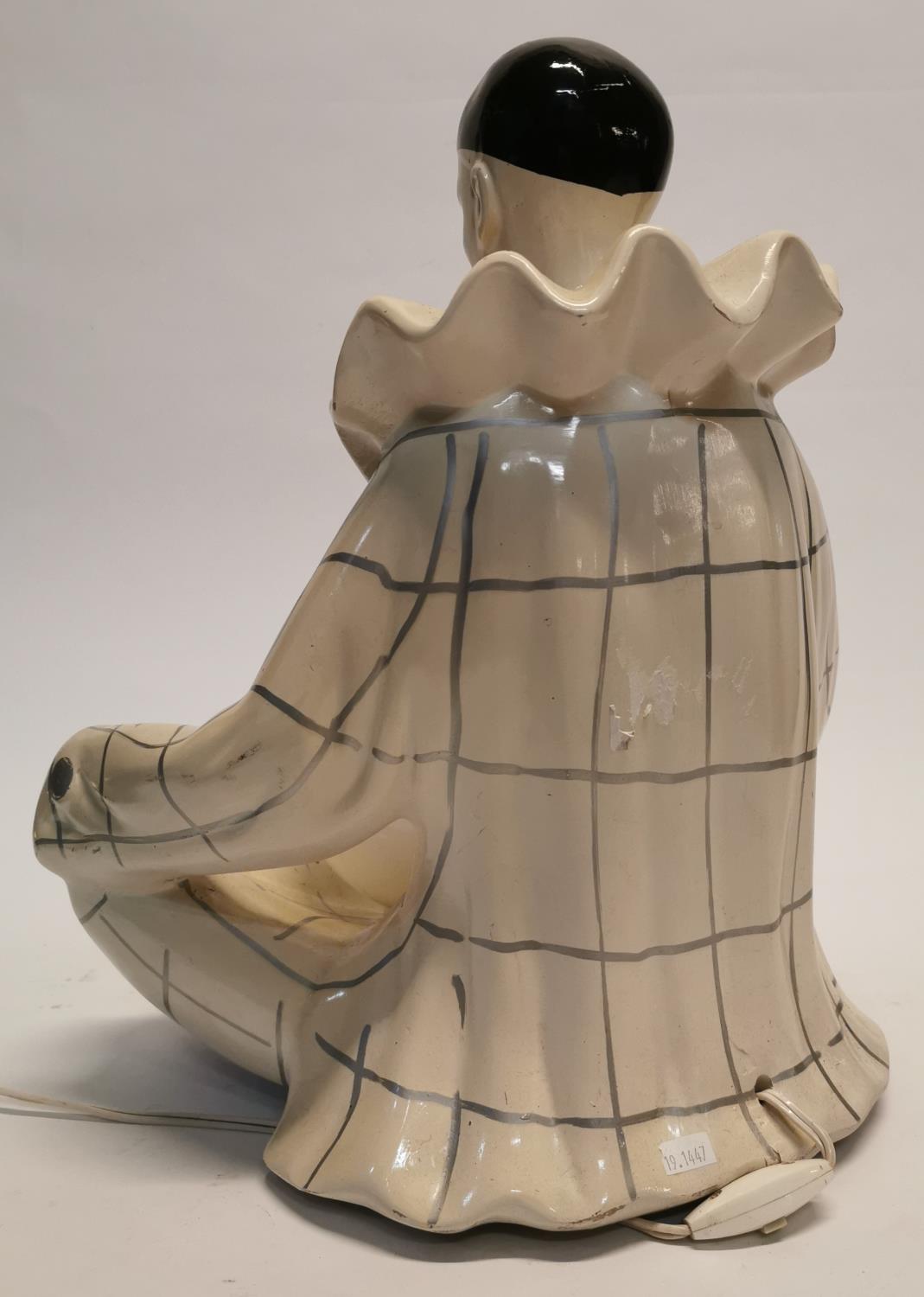 Unusual Art Deco style table lamp in the form of a seated clown - Image 2 of 2