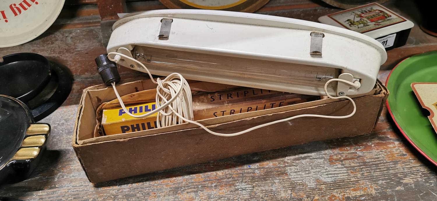 1950's Guinness light up shelf Perspex advertising sign. - Image 2 of 2