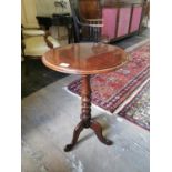 Wine table with round column