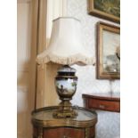 Decorative table lamp