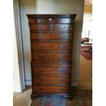 Good quality inlaid mahogany chest on chest