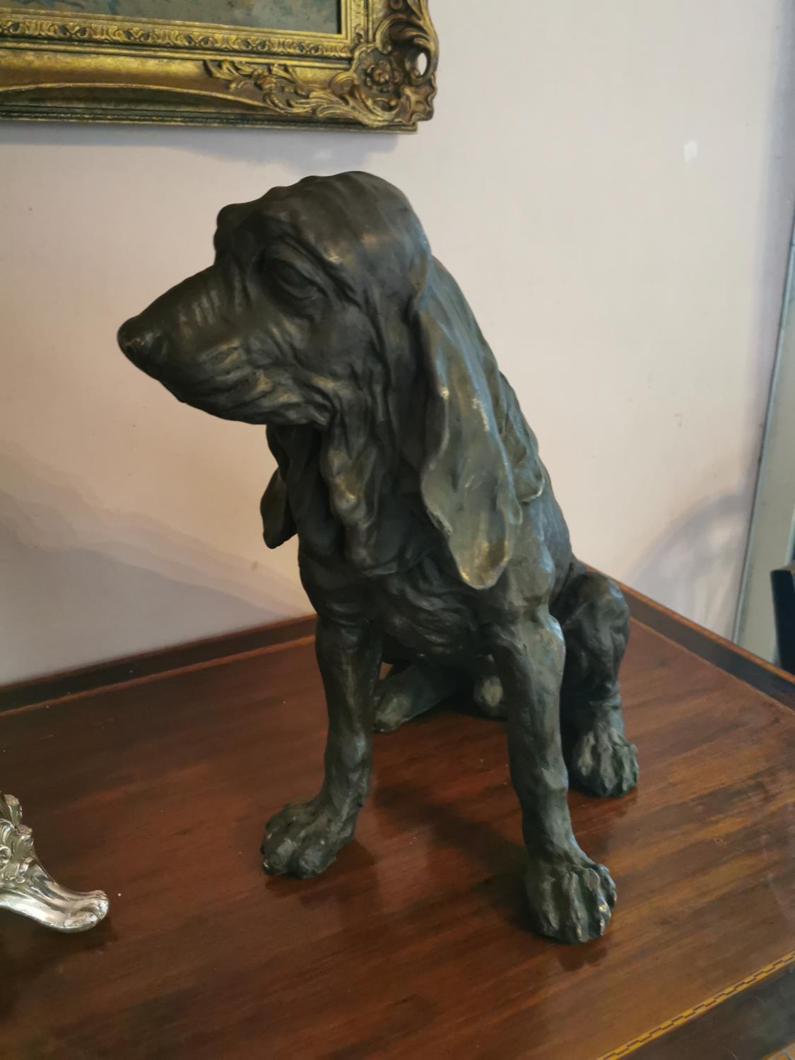 Pair of bronze models of seated dogs - Bild 3 aus 3