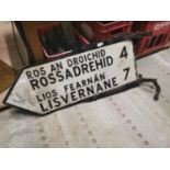Rossadrehid / Lisvernane bi - lingual finger post sign