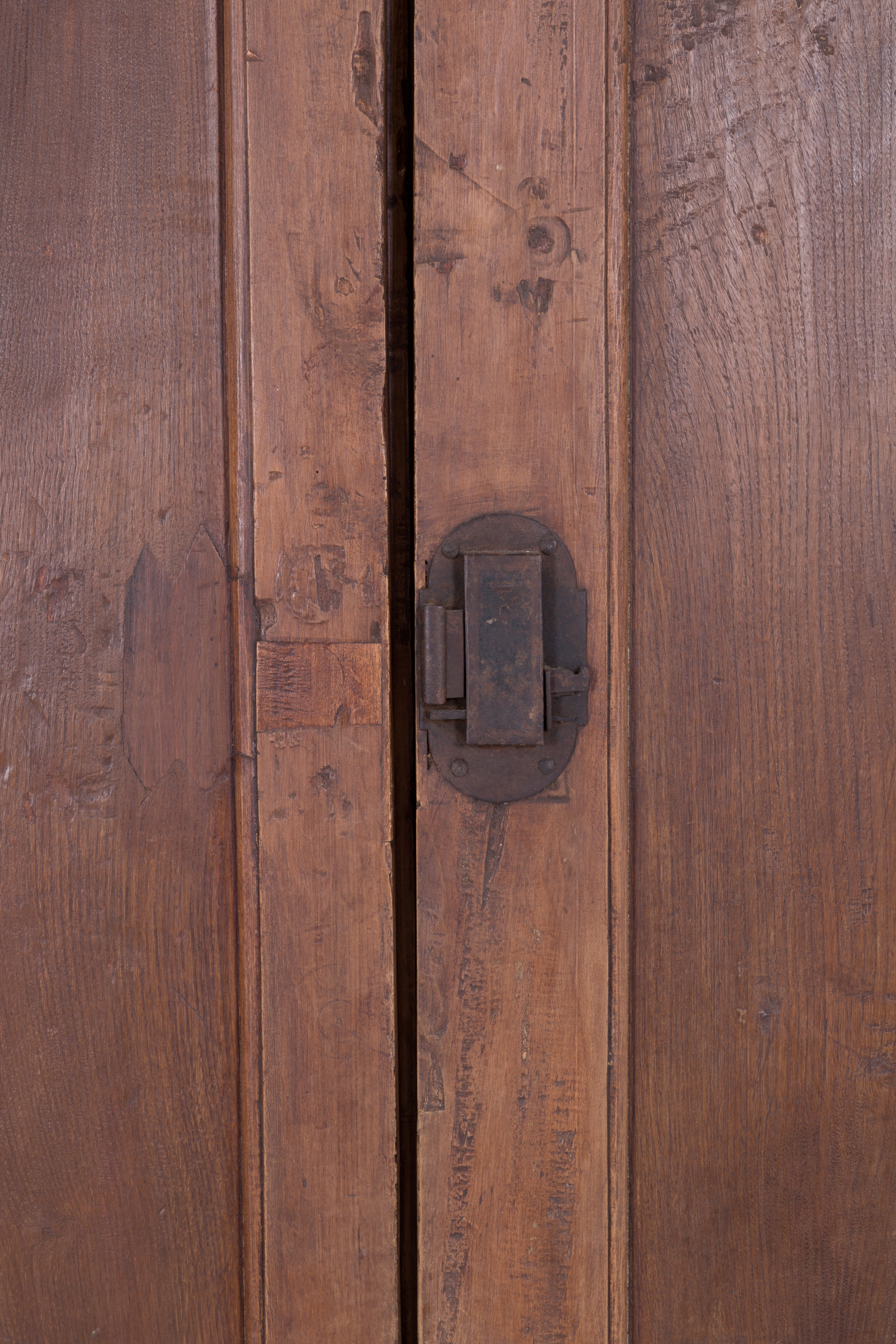 Double-leaf door in oak with coeval irons. 18th c - Image 2 of 5