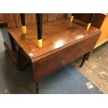 VICTORIAN MAHOGANY PEMBROKE TABLE ON RING TURN TAPERED LEGS 94CM X 50CM APPROX