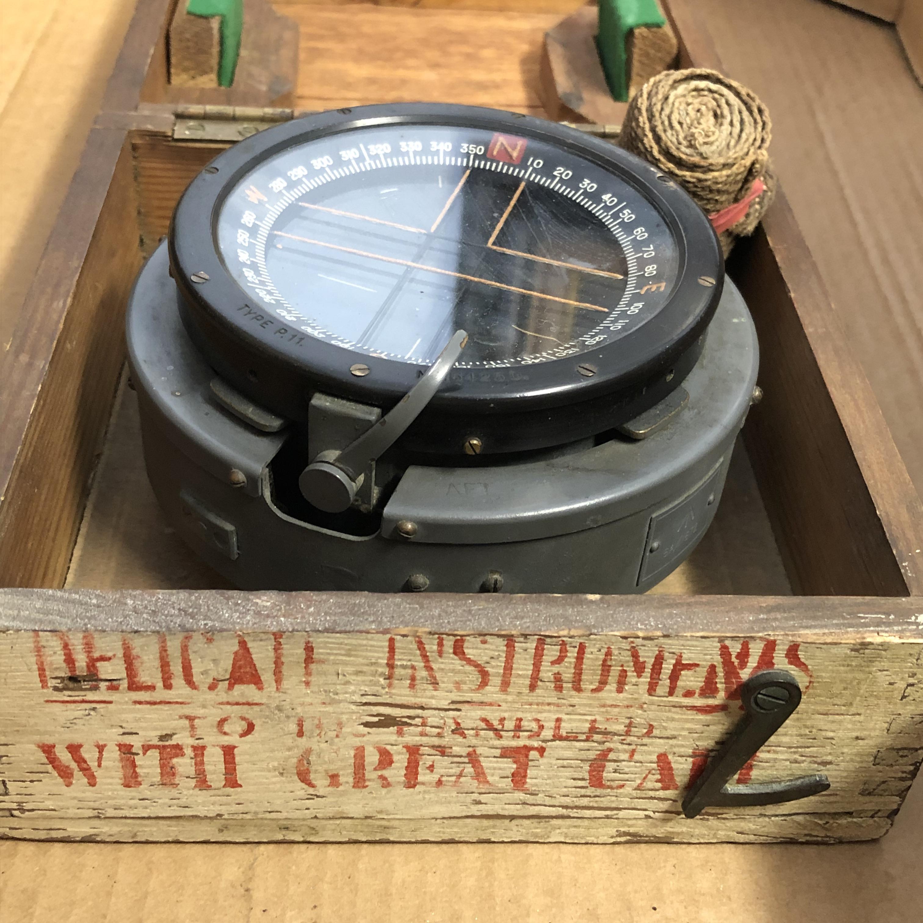 WWII BRITISH TYPE P6 SPITFIRE COMPASS IN BOX - Image 3 of 10