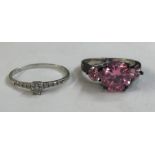 9CT WHITE GOLD AND DIAMOND CHIP SOLITAIRE RING WITH A WHITE METAL PINK THREE STONE RING 6.