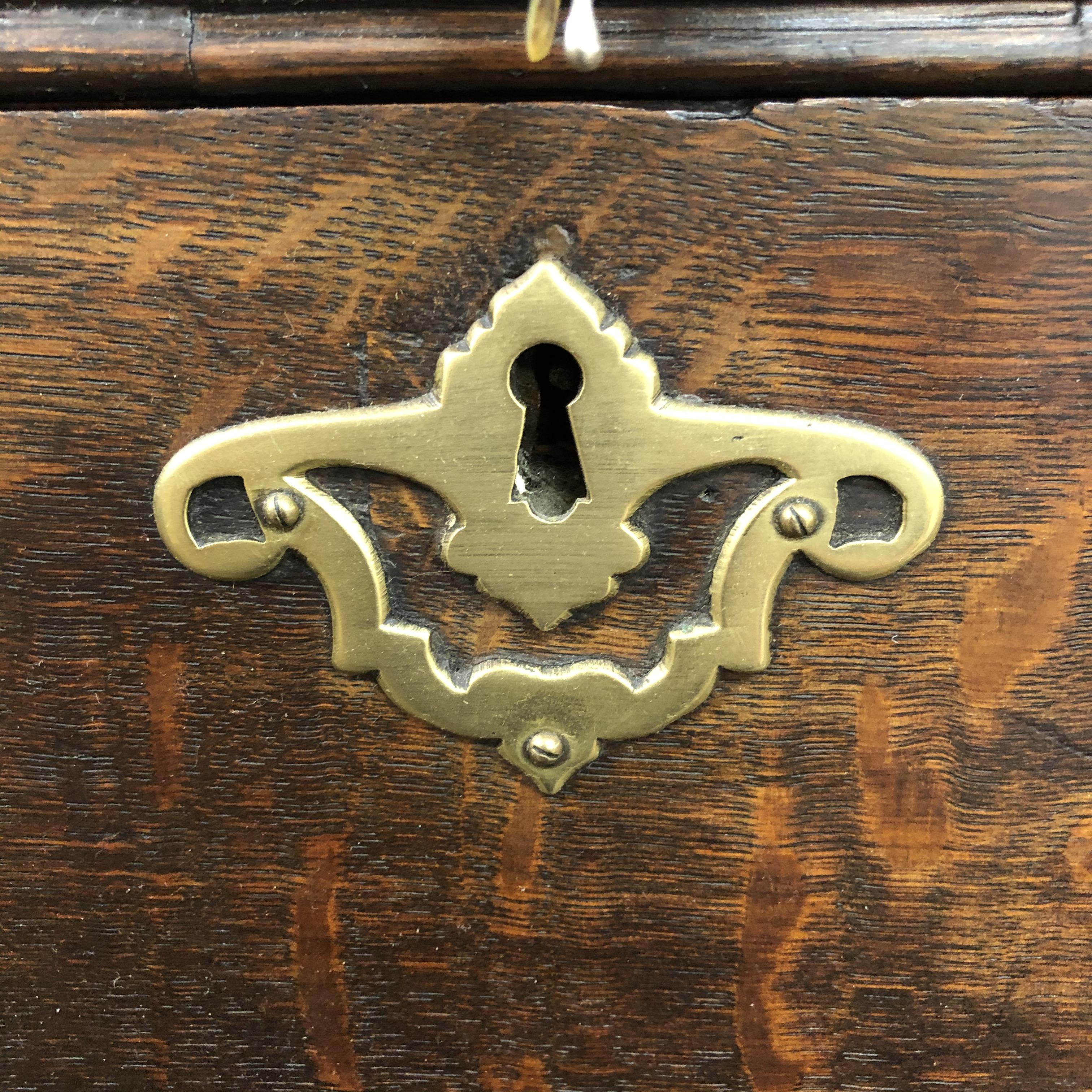 GEORGE II OAK CHEST ON STAND WITH CAVETTO MOULDED CORNICE,CARRIED ON CABRIOLE LEGS WITH PAD FEET. - Image 5 of 14